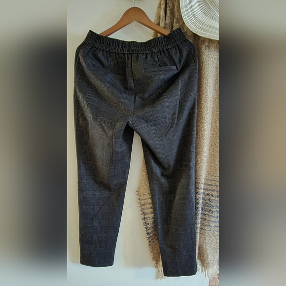 Reitmans drawstring dress pant. Size 8. Charcoal plaid. Straight leg. 4 pockets - Picture 3 of 13